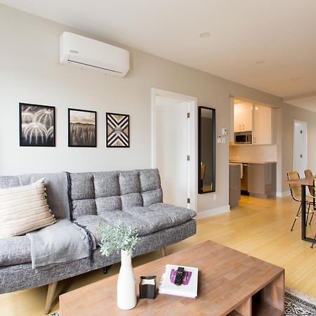 Trendy Little Italy 3 Bedroom Condo By Den Stays Montreal Ngoại thất bức ảnh